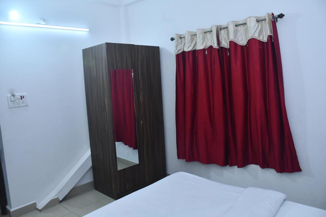 Hotel Awadh Palace Sahjanwa ภายนอก รูปภาพ