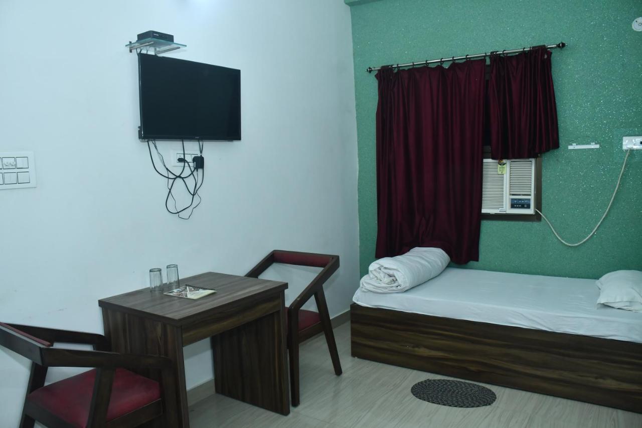 Hotel Awadh Palace Sahjanwa ภายนอก รูปภาพ