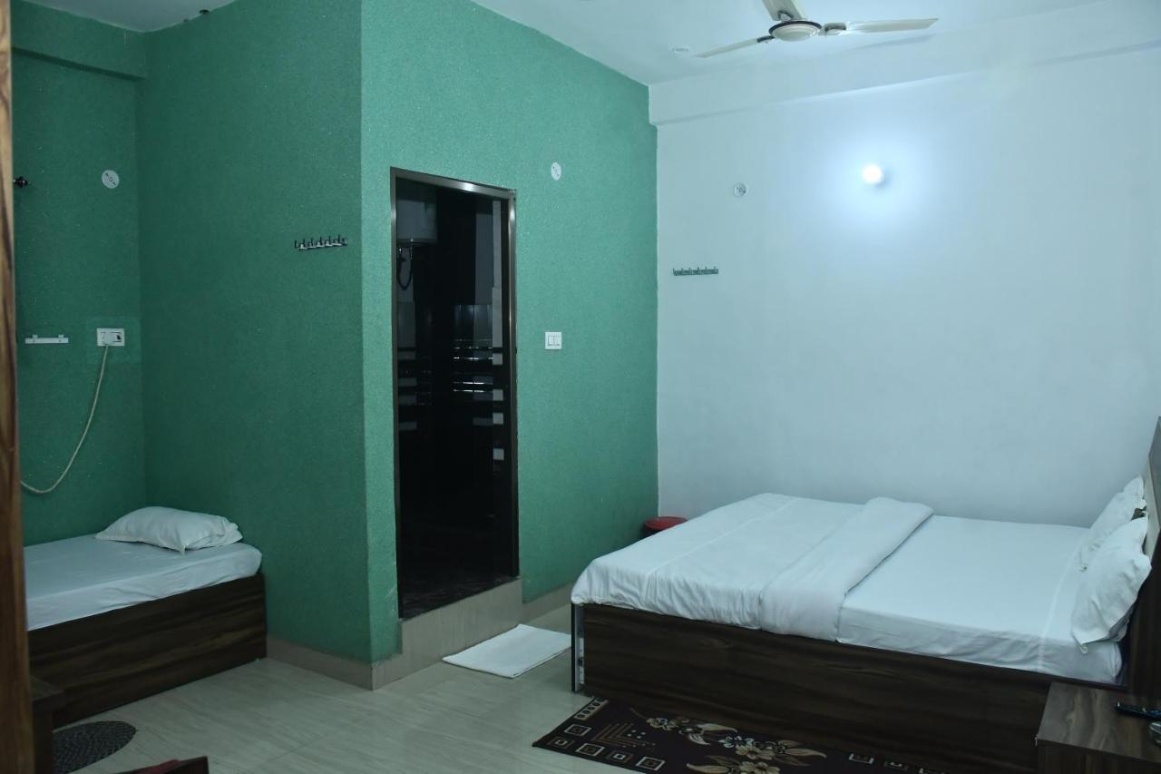 Hotel Awadh Palace Sahjanwa ภายนอก รูปภาพ